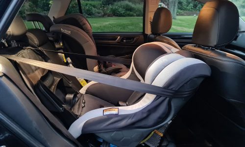 sit-tight-car-restraints-forward-and-backwards-facing